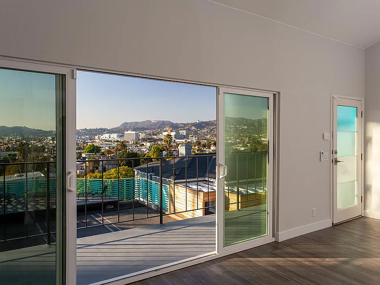 906 Hyperion Ave #4 — Photo 14