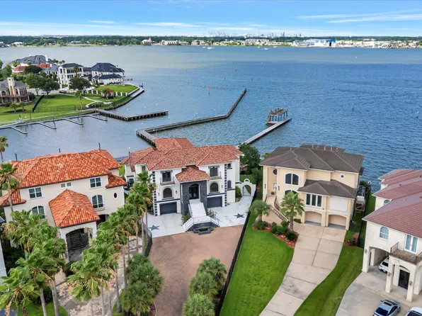 2240 Marina Way, Kemah, TX 77565