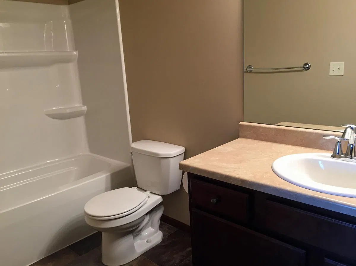 3 bed, $2,000 — Photo 4