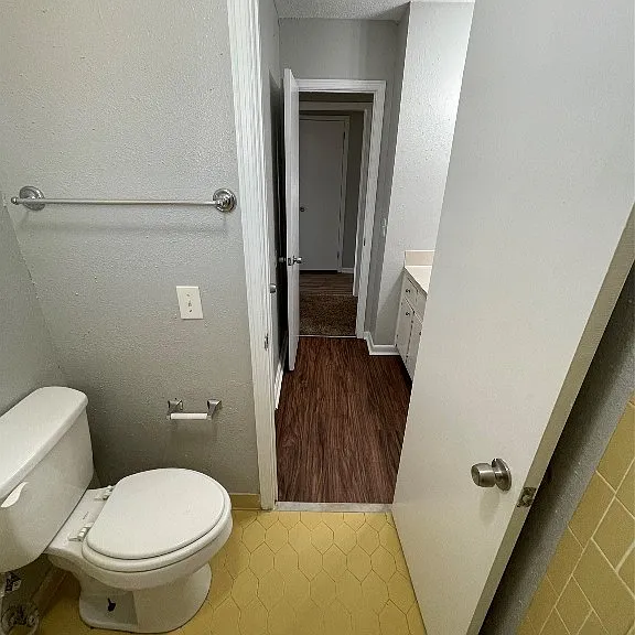 3925 Strathmore Dr — Photo 17