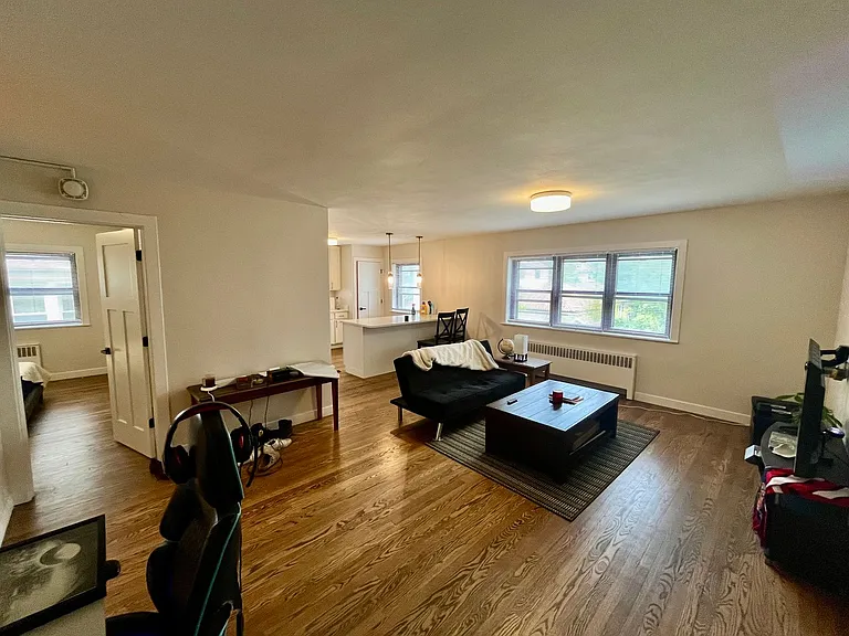 2600 E Kenwood Blvd — Photo 16