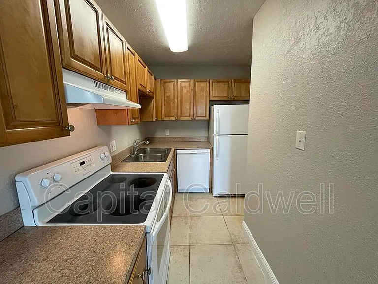 13686 Orange Sunset Dr #201 — Photo 16