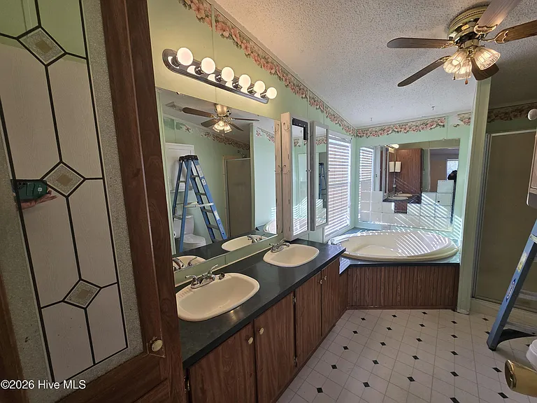 432 Woodville Rd — Photo 7