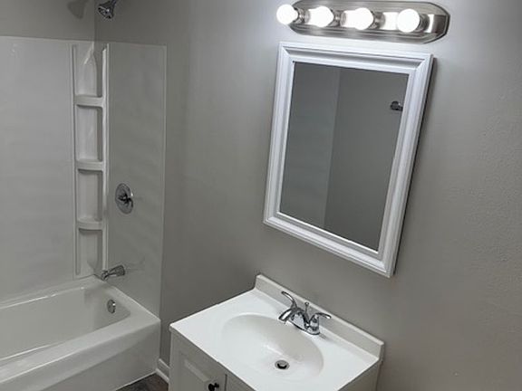 2nd image of 1908 Vermont St APT 1