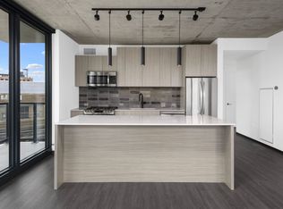 160 N Ogden Ave #502, Chicago, IL 60607