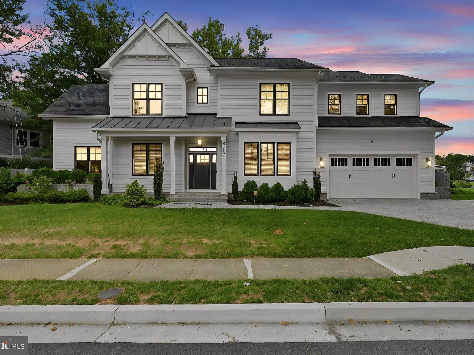 6 bed, 6.5 bath, 5949 sqft, $14,000 — Photo 2