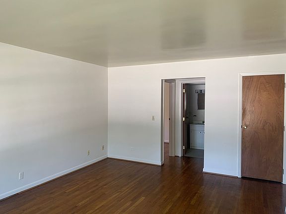 3rd image of 2865 Erie Ave #2