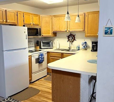 5th image of 14401 Tunnel Ave #262