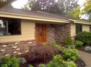 2115 NW Pinehurst Dr, McMinnville, OR 97128