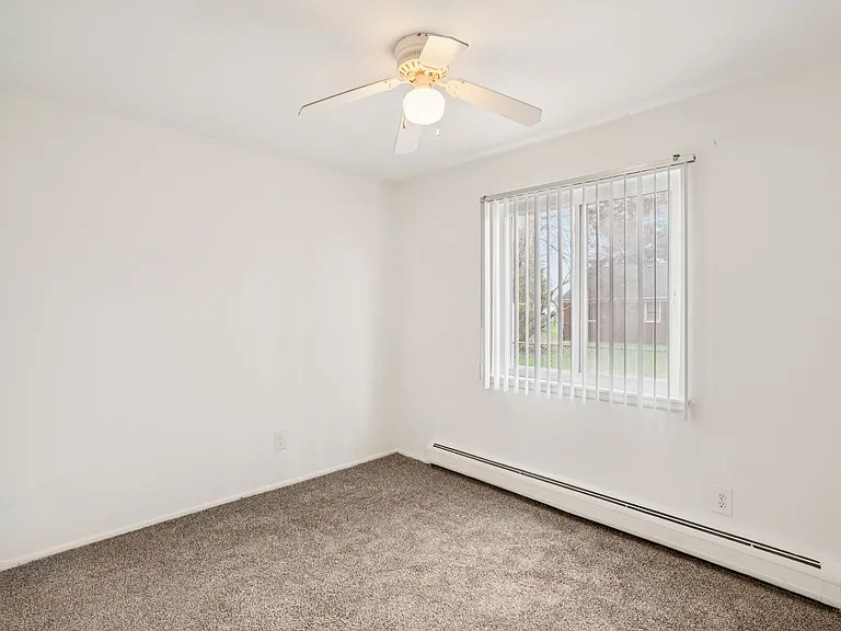 Outer Drive Manor Apartments — Photo 65
