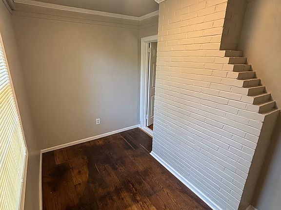 4th image of 1060 Westmoor Dr NW