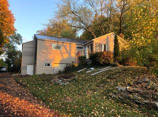 550 E St N, Suffield, CT 06078