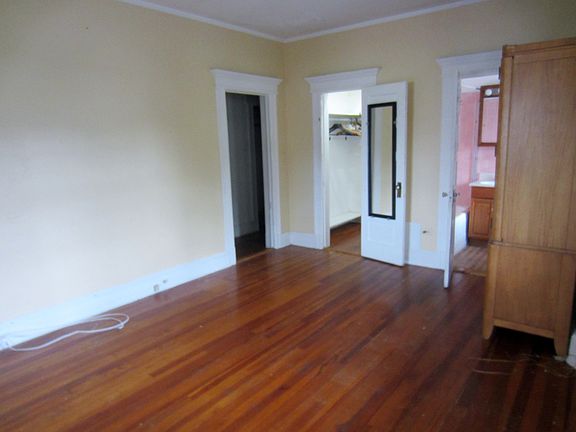 4th image of 22 Lawrence Ave #1