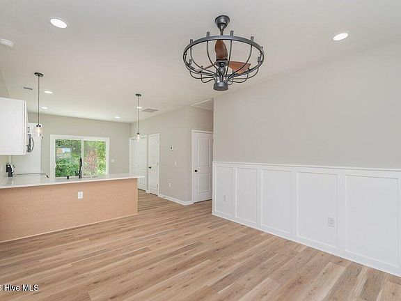 5th image of 429 Fairhope Street