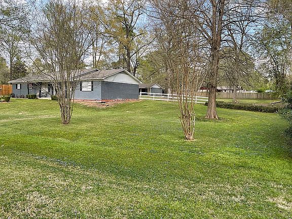 3rd image of 502 Limley Dr