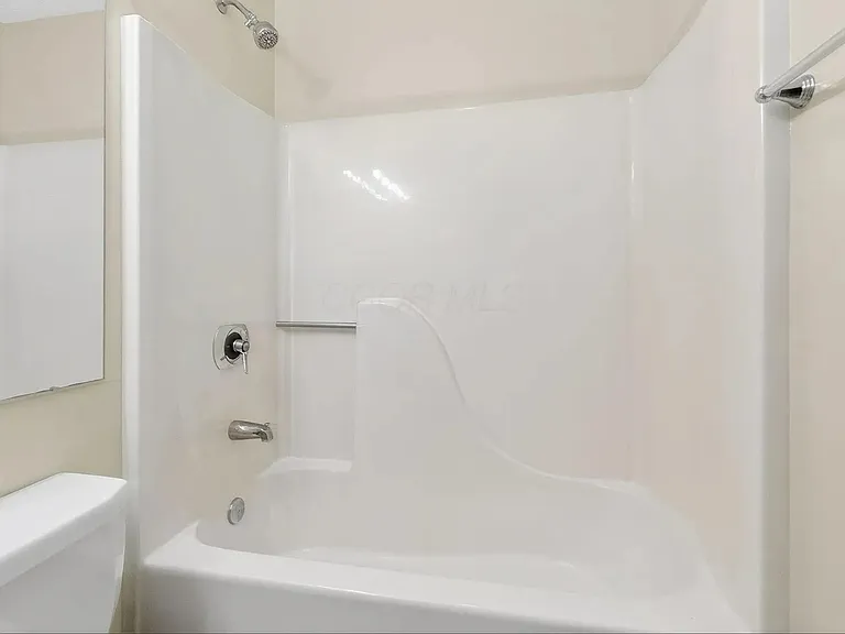 28 & 30 Vernon Ave #28C — Photo 14