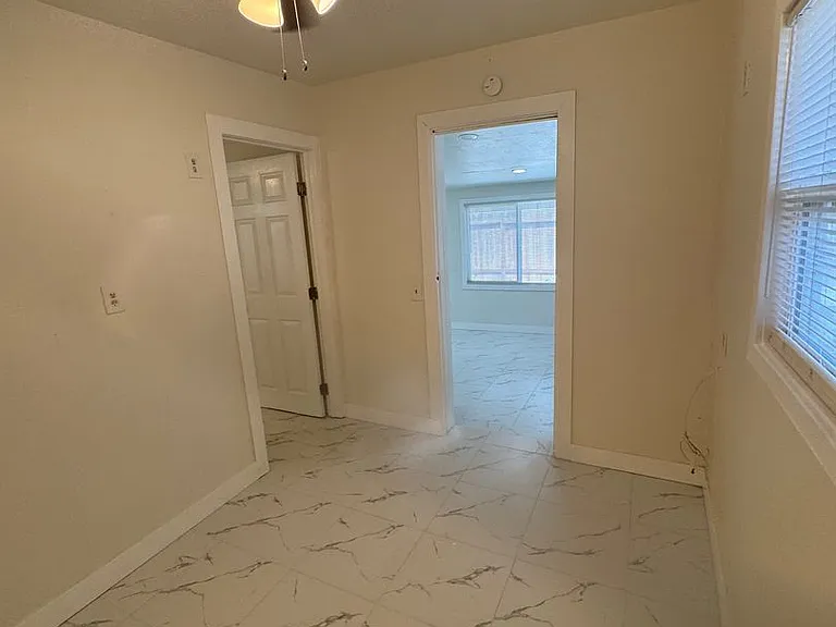 819 S Cypress Ave — Photo 35