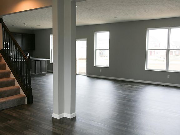 3rd image of 400 Hines Cir