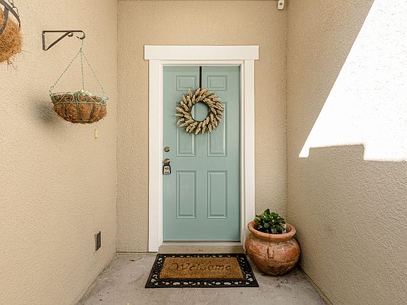 3rd image of 854 Mosswood Chase