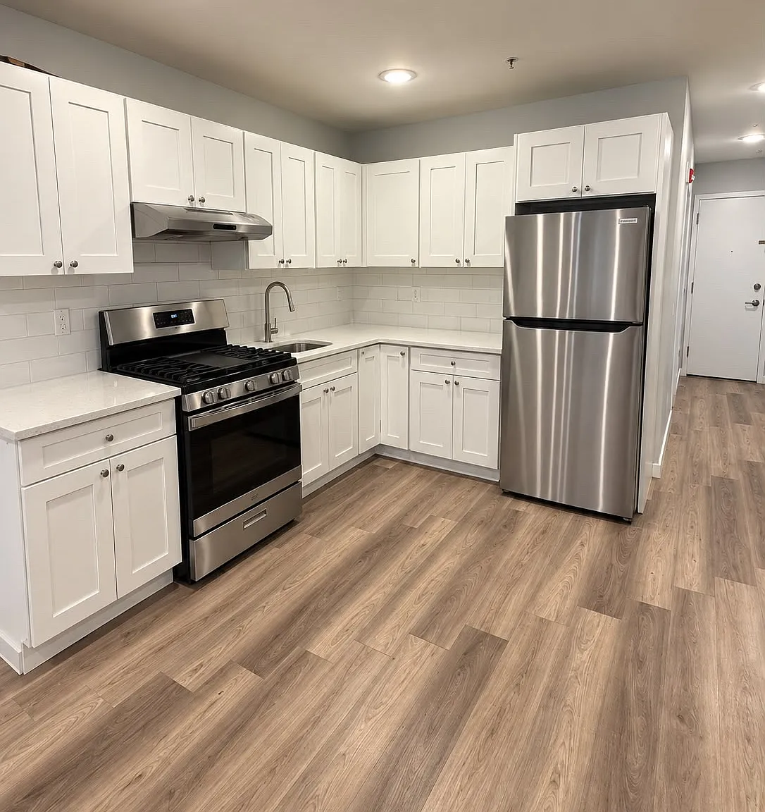 2 bed, $1,923 — Photo 1