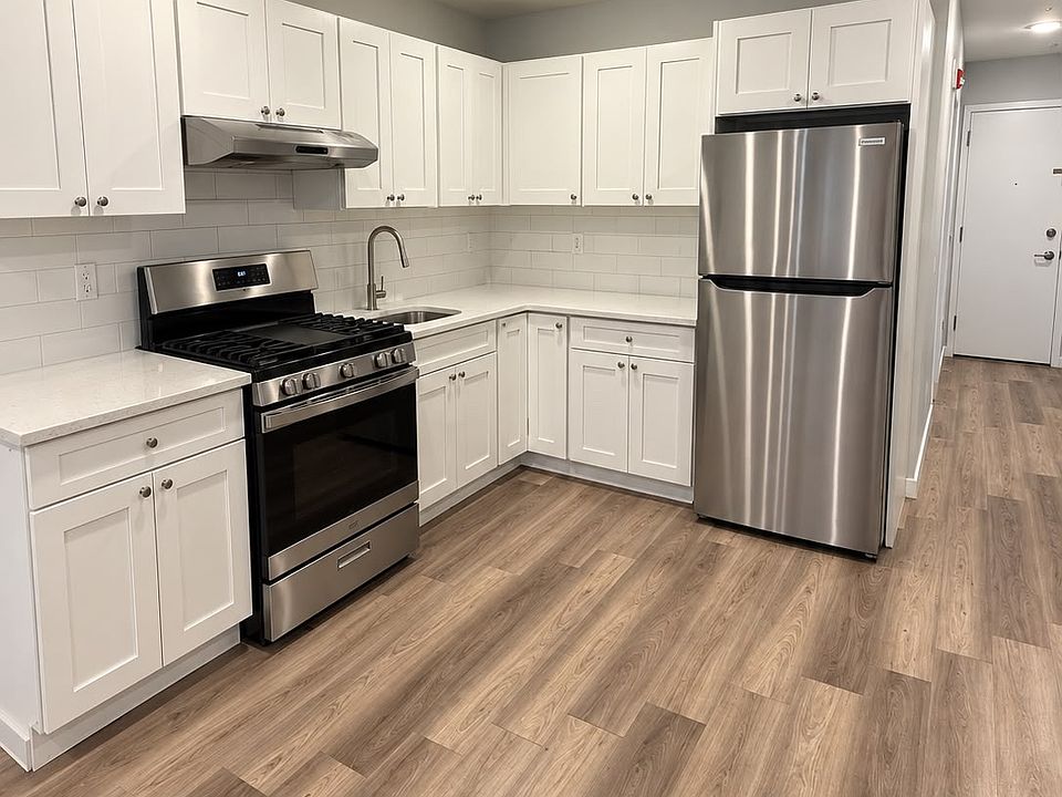 1st image of 8-10 Godwin Ave #3