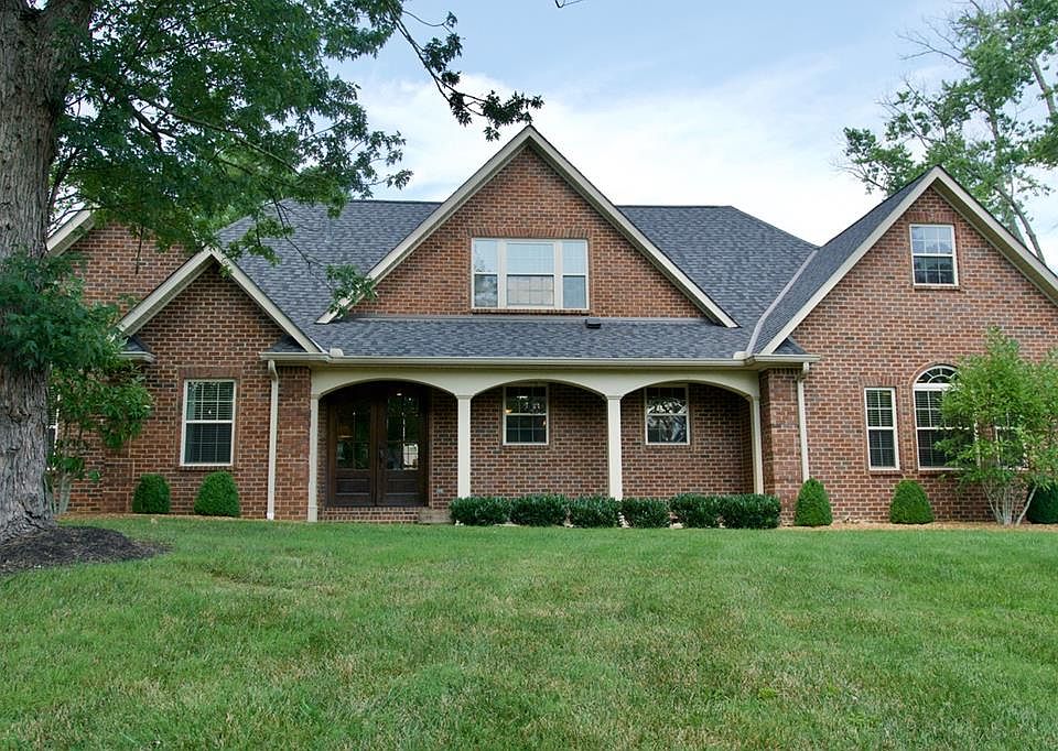 1st image of 707 Woodlawn Dr