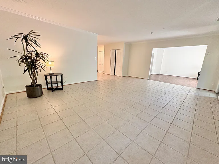 3713 George Mason Dr #T5W — Photo 23