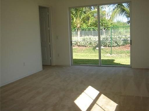 4th image of 1045 NE 42nd Pl #N/a
