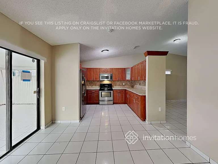 12748 NW 102nd Ave — Photo 5