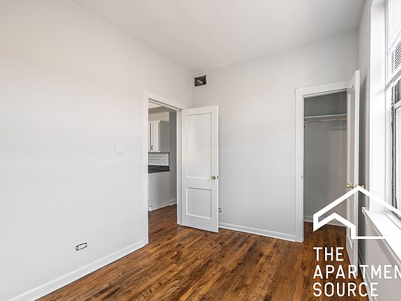 4th image of 2851 W Augusta Blvd #2