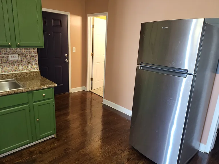 2151 W 21st St #2 — Photo 3