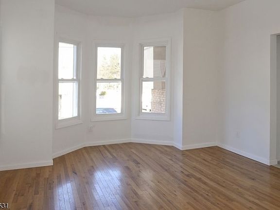 3rd image of 101 2nd St #1