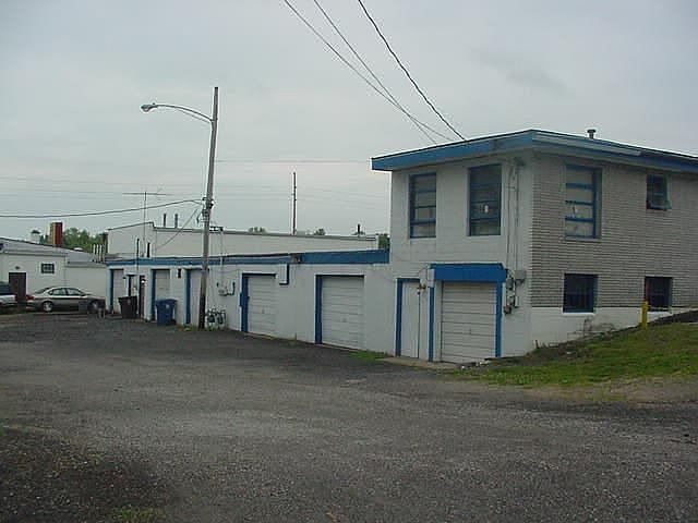 2nd image of 3642 Michigan St