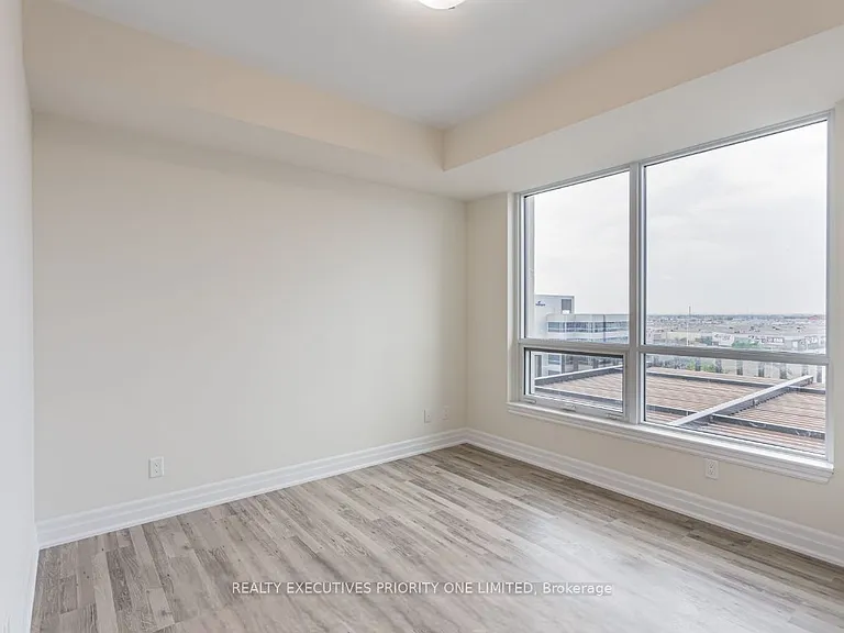 9075 Jane St #809 — Photo 5