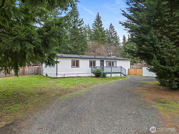3rd image of 16503 Village Drive SE