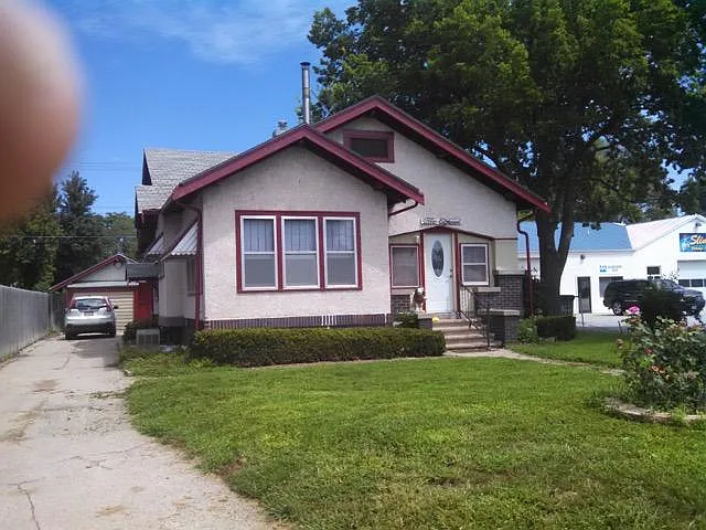 518 W Court St — Photo 15