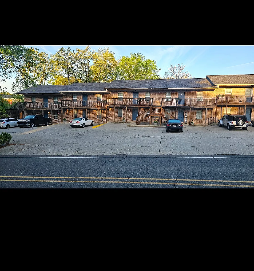 2 bed, 800 sqft, $820 — Photo 1