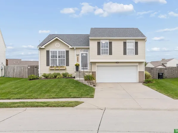 7951 S 157th Ave, Omaha, NE 68136