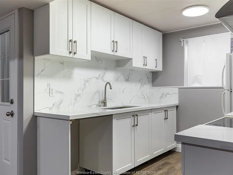 1044 Lena Ave #LOWER — Photo 3