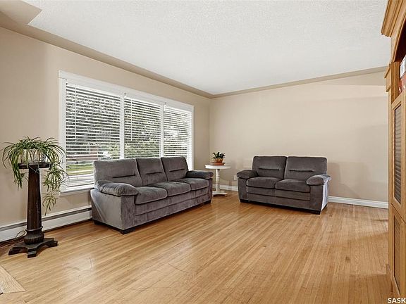 5th image of 5 DARKE CRESCENT