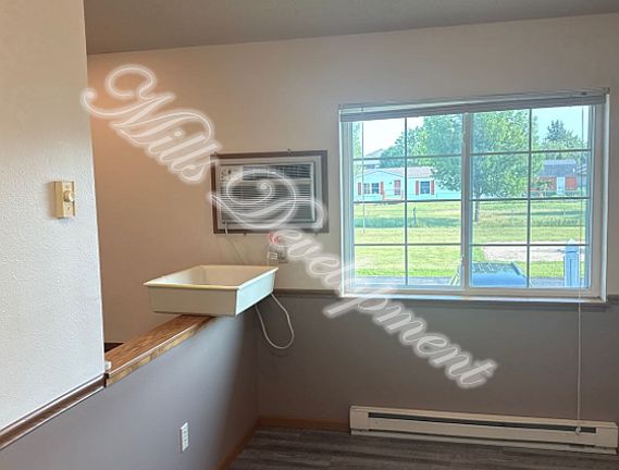 4th image of 715 6th Ave S #21