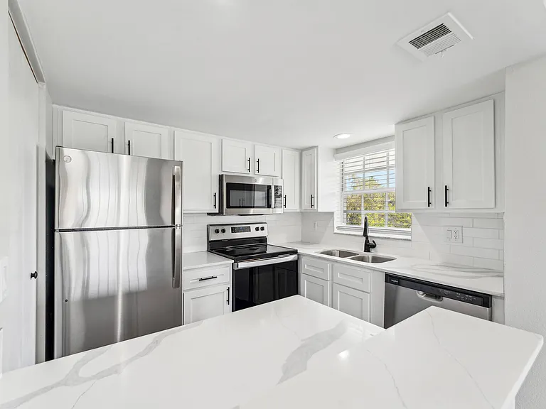 The Lennox — Photo 1