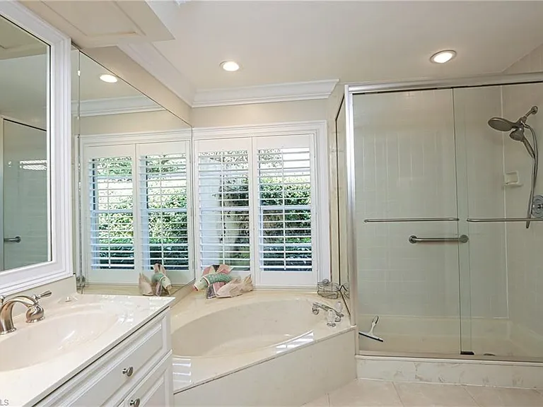 6810 Sand Pointe Cir #4.26 — Photo 11