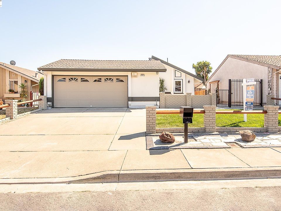 1st image of 34975 Skylark Dr