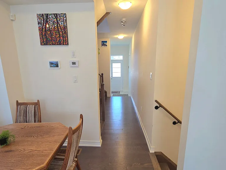 76 Conarty Cres — Photo 4