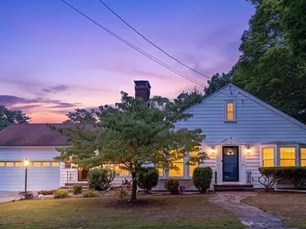 163 Oakside Ave, Methuen, MA 01844