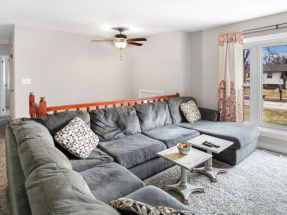 5th image of 237 Cedarwood Ave