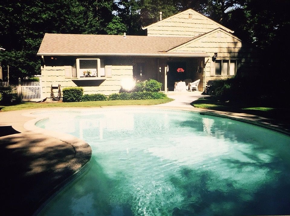 2nd image of 110 Smith Hill Rd
