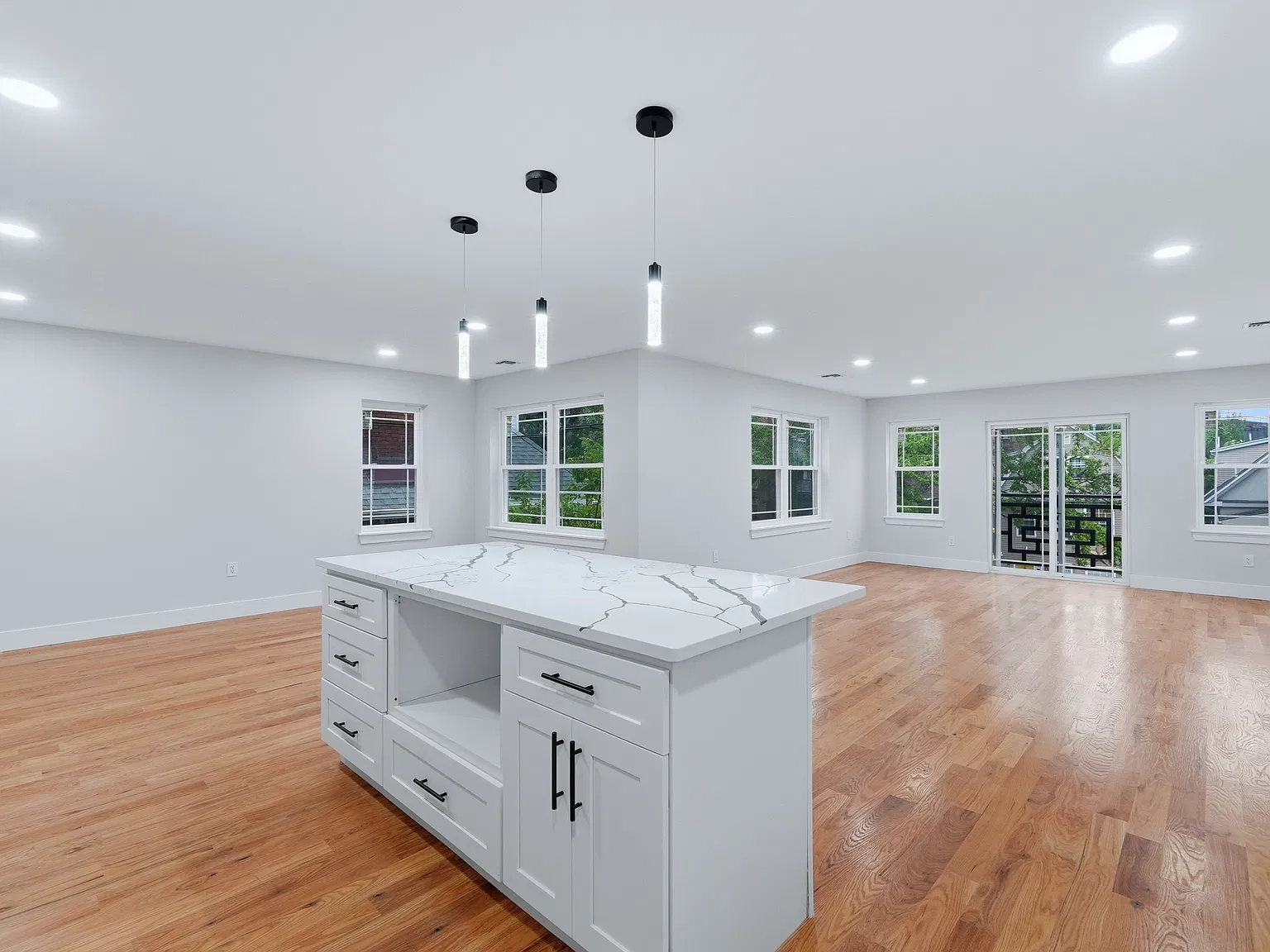 3 bed, $3,400 — Photo 4