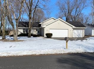 4744 Alexandra Ln, Machesney Park, IL 61115